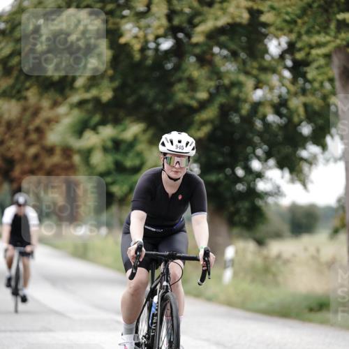 30.08.2026 - Elbe Triathlon Hamburg Michael Burmester http://msf.ph/oto/10072742 30.08.2026 10:22:15 Radfahren 591, 679, 945 meine-sportfotos.de