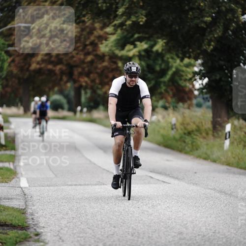 30.08.2026 - Elbe Triathlon Hamburg Michael Burmester http://msf.ph/oto/10072745 30.08.2026 10:22:17 Radfahren 591, 679, 847, 945 meine-sportfotos.de