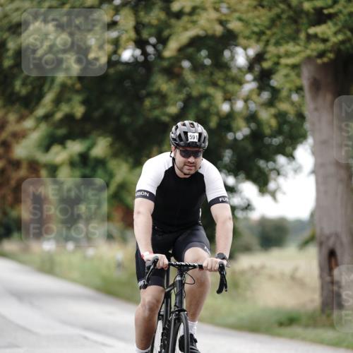 30.08.2026 - Elbe Triathlon Hamburg Michael Burmester http://msf.ph/oto/10072748 30.08.2026 10:22:17 Radfahren 591, 679, 847, 945 meine-sportfotos.de