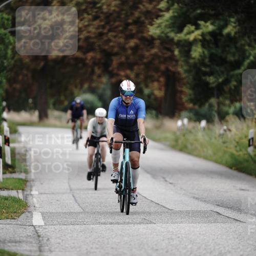 30.08.2026 - Elbe Triathlon Hamburg Michael Burmester http://msf.ph/oto/10072750 30.08.2026 10:22:20 Radfahren 591, 679, 847 meine-sportfotos.de