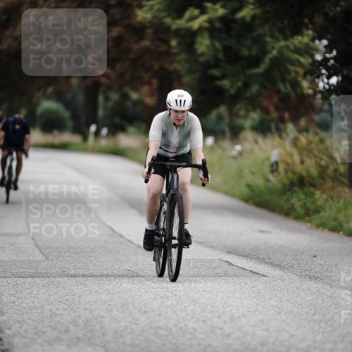 30.08.2026 - Elbe Triathlon Hamburg Michael Burmester http://msf.ph/oto/10072751 30.08.2026 10:22:23 Radfahren 679, 764, 847 meine-sportfotos.de