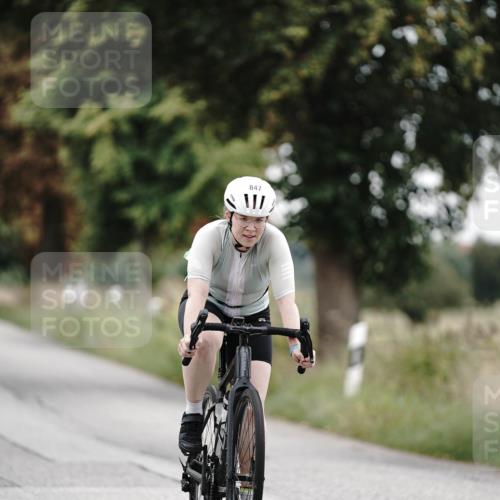 30.08.2026 - Elbe Triathlon Hamburg Michael Burmester http://msf.ph/oto/10072753 30.08.2026 10:22:24 Radfahren 679, 764, 847 meine-sportfotos.de