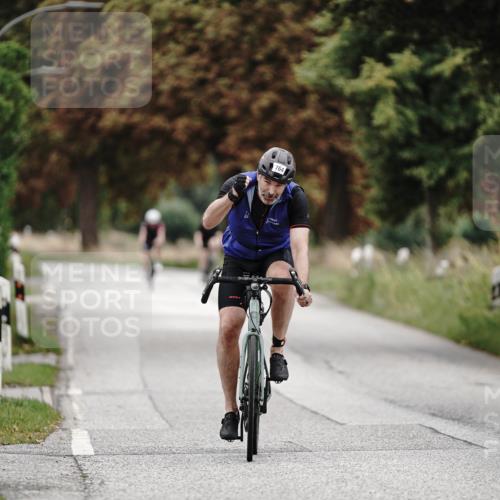 30.08.2026 - Elbe Triathlon Hamburg Michael Burmester http://msf.ph/oto/10072755 30.08.2026 10:22:27 Radfahren 764, 847, 903, 977 meine-sportfotos.de