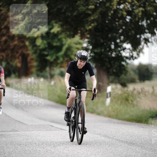 30.08.2026 - Elbe Triathlon Hamburg Michael Burmester http://msf.ph/oto/10072763 30.08.2026 10:22:33 Radfahren 791, 903, 977 meine-sportfotos.de