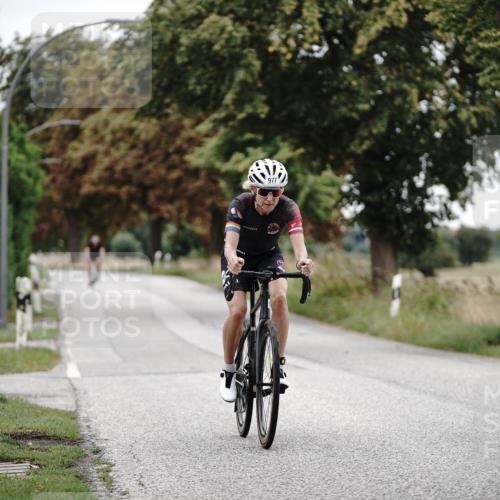30.08.2026 - Elbe Triathlon Hamburg Michael Burmester http://msf.ph/oto/10072764 30.08.2026 10:22:34 Radfahren 791, 903, 977 meine-sportfotos.de