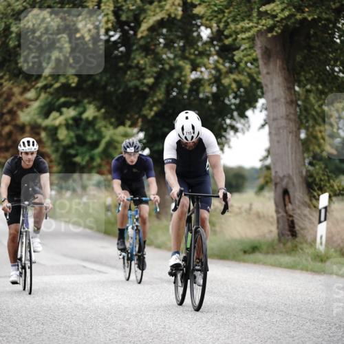 30.08.2026 - Elbe Triathlon Hamburg Michael Burmester http://msf.ph/oto/10072788 30.08.2026 10:22:57 Radfahren 715, 721, 794, 796, 968 meine-sportfotos.de