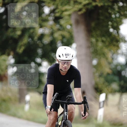 30.08.2026 - Elbe Triathlon Hamburg Michael Burmester http://msf.ph/oto/10072802 30.08.2026 10:23:25 Radfahren 845 meine-sportfotos.de