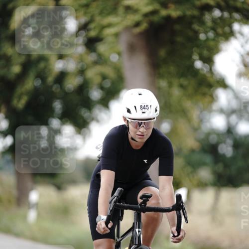 30.08.2026 - Elbe Triathlon Hamburg Michael Burmester http://msf.ph/oto/10072803 30.08.2026 10:23:25 Radfahren 845 meine-sportfotos.de