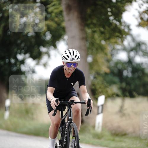 30.08.2026 - Elbe Triathlon Hamburg Michael Burmester http://msf.ph/oto/10072878 30.08.2026 10:24:53 Radfahren 889 meine-sportfotos.de