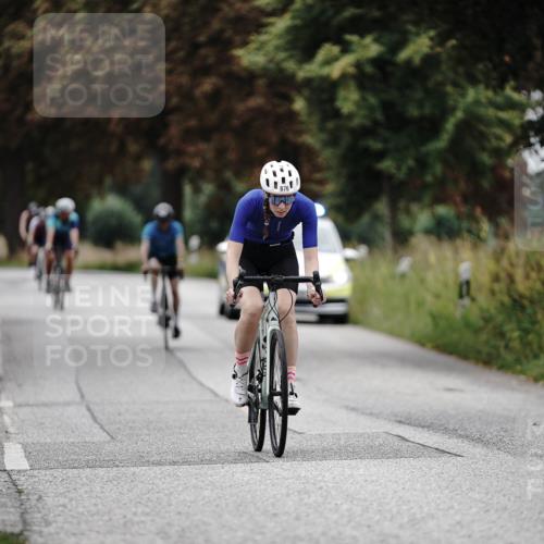 30.08.2026 - Elbe Triathlon Hamburg Michael Burmester http://msf.ph/oto/10072923 30.08.2026 10:26:01 Radfahren 709, 736, 876, 961 meine-sportfotos.de