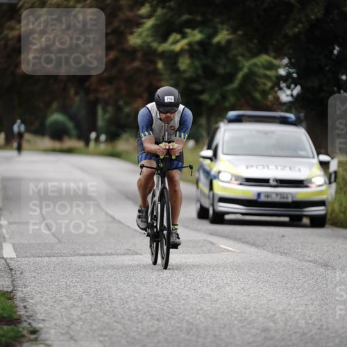 30.08.2026 - Elbe Triathlon Hamburg Michael Burmester http://msf.ph/oto/10072952 30.08.2026 10:26:29 Radfahren 716, 906 meine-sportfotos.de