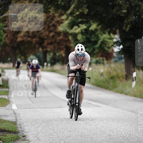 30.08.2026 - Elbe Triathlon Hamburg Michael Burmester http://msf.ph/oto/10072963 30.08.2026 10:26:54 Radfahren 811, 842, 960, 1008 meine-sportfotos.de