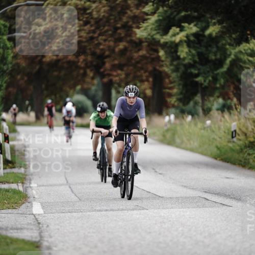 30.08.2026 - Elbe Triathlon Hamburg Michael Burmester http://msf.ph/oto/10073011 30.08.2026 10:27:53 Radfahren 690, 855, 950, 969 meine-sportfotos.de