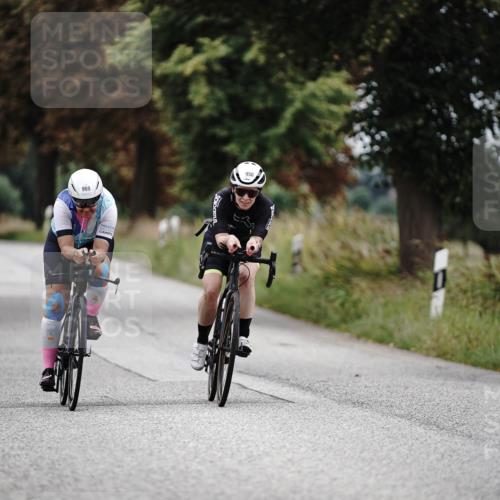 30.08.2026 - Elbe Triathlon Hamburg Michael Burmester http://msf.ph/oto/10073017 30.08.2026 10:27:58 Radfahren 855, 920, 950, 969, 1045 meine-sportfotos.de