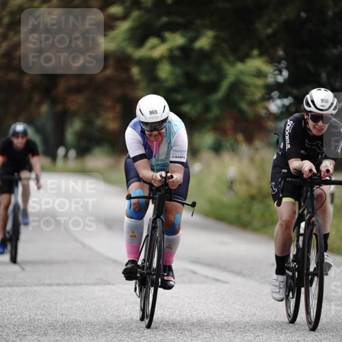 30.08.2026 - Elbe Triathlon Hamburg Michael Burmester http://msf.ph/oto/10073019 30.08.2026 10:27:59 Radfahren 920, 950, 969, 1045 meine-sportfotos.de