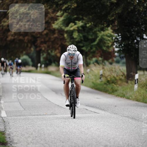 30.08.2026 - Elbe Triathlon Hamburg Michael Burmester http://msf.ph/oto/10073046 30.08.2026 10:28:22 Radfahren 742, 757 meine-sportfotos.de