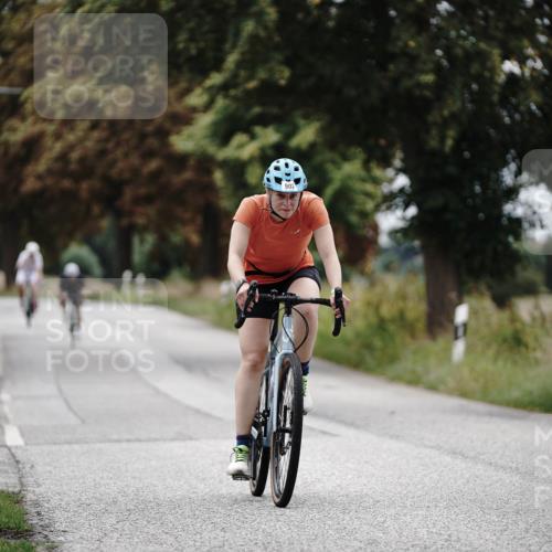 30.08.2026 - Elbe Triathlon Hamburg Michael Burmester http://msf.ph/oto/10073092 30.08.2026 10:29:04 Radfahren 902, 923, 1052, 1060 meine-sportfotos.de
