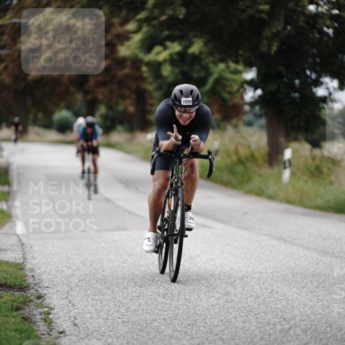 30.08.2026 - Elbe Triathlon Hamburg Michael Burmester http://msf.ph/oto/10073156 30.08.2026 10:30:04 Radfahren 669, 768, 918, 1098 meine-sportfotos.de