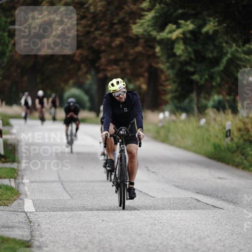 30.08.2026 - Elbe Triathlon Hamburg Michael Burmester http://msf.ph/oto/10073179 30.08.2026 10:30:24 Radfahren 657, 898, 1088 meine-sportfotos.de