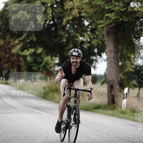 30.08.2026 - Elbe Triathlon Hamburg Michael Burmester http://msf.ph/oto/10073218 30.08.2026 10:30:57 Radfahren 1004, 1063 meine-sportfotos.de