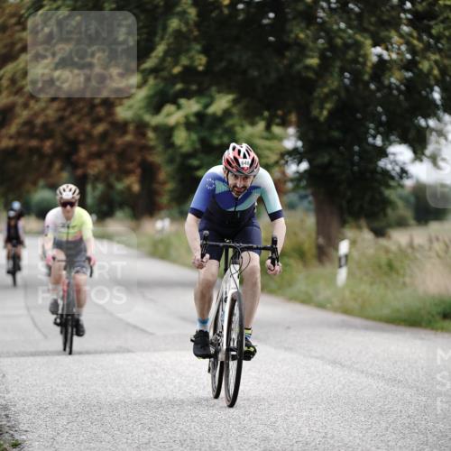 30.08.2026 - Elbe Triathlon Hamburg Michael Burmester http://msf.ph/oto/10073224 30.08.2026 10:31:05 Radfahren 646, 648, 833, 880, 944 meine-sportfotos.de