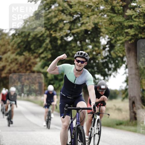 30.08.2026 - Elbe Triathlon Hamburg Michael Burmester http://msf.ph/oto/10073474 30.08.2026 10:35:41 Radfahren 697, 726, 802, 998, 1068, 1115, 1148 meine-sportfotos.de