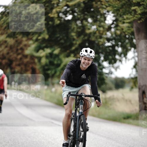 30.08.2026 - Elbe Triathlon Hamburg Michael Burmester http://msf.ph/oto/10073482 30.08.2026 10:35:43 Radfahren 697, 726, 798, 998, 1115, 1148 meine-sportfotos.de