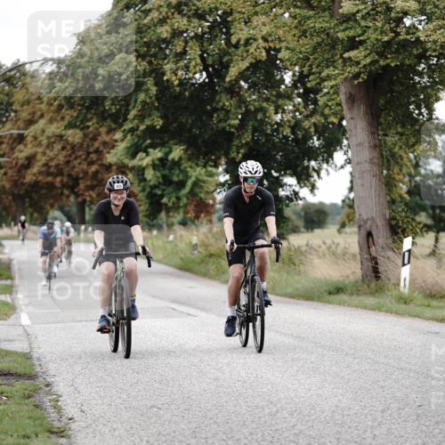 30.08.2026 - Elbe Triathlon Hamburg Michael Burmester http://msf.ph/oto/10074316 30.08.2026 10:46:47 Radfahren 797, 838, 925, 1058, 1154, 1227 meine-sportfotos.de