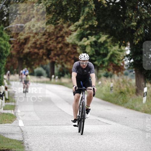 30.08.2026 - Elbe Triathlon Hamburg Michael Burmester http://msf.ph/oto/10074381 30.08.2026 10:47:31 Radfahren 854, 939, 944, 1040, 1111 meine-sportfotos.de