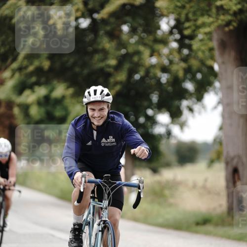 30.08.2026 - Elbe Triathlon Hamburg Michael Burmester http://msf.ph/oto/10074396 30.08.2026 10:47:42 Radfahren 808, 983, 1013, 1027, 1076, 1120, 1207 meine-sportfotos.de