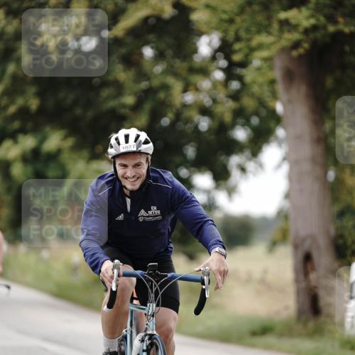 30.08.2026 - Elbe Triathlon Hamburg Michael Burmester http://msf.ph/oto/10074397 30.08.2026 10:47:42 Radfahren 808, 983, 1013, 1027, 1076, 1120, 1207 meine-sportfotos.de