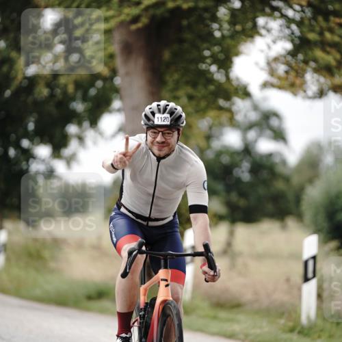 30.08.2026 - Elbe Triathlon Hamburg Michael Burmester http://msf.ph/oto/10074399 30.08.2026 10:47:43 Radfahren 808, 983, 1013, 1027, 1076, 1120, 1207 meine-sportfotos.de