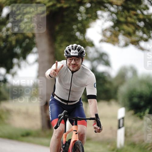30.08.2026 - Elbe Triathlon Hamburg Michael Burmester http://msf.ph/oto/10074401 30.08.2026 10:47:43 Radfahren 808, 983, 1013, 1027, 1076, 1120, 1207 meine-sportfotos.de