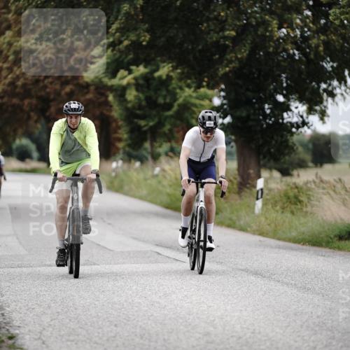30.08.2026 - Elbe Triathlon Hamburg Michael Burmester http://msf.ph/oto/10074525 30.08.2026 10:49:12 Radfahren 1007, 1049, 1128 meine-sportfotos.de