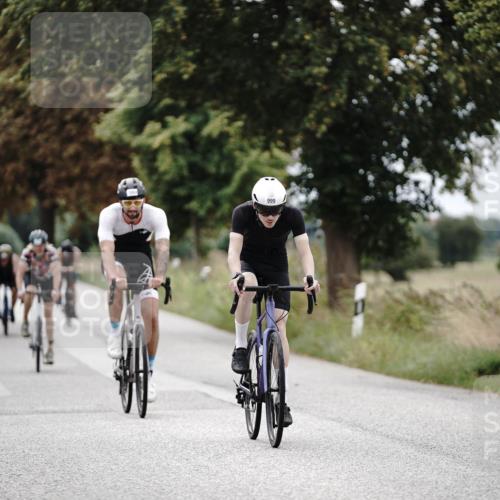 30.08.2026 - Elbe Triathlon Hamburg Michael Burmester http://msf.ph/oto/10074606 30.08.2026 10:50:33 Radfahren 999, 1044, 1069, 1255, 1266, 1269, 1319 meine-sportfotos.de