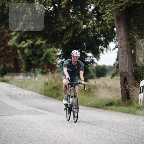 30.08.2026 - Elbe Triathlon Hamburg Michael Burmester http://msf.ph/oto/10074624 30.08.2026 10:50:45 Radfahren 1121, 1307 meine-sportfotos.de