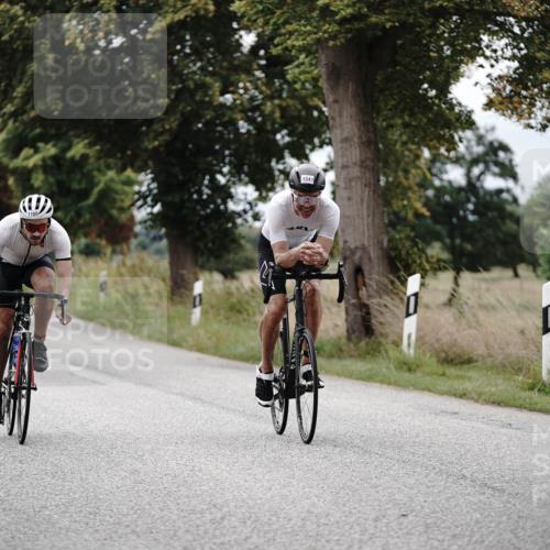30.08.2026 - Elbe Triathlon Hamburg Michael Burmester http://msf.ph/oto/10074650 30.08.2026 10:51:09 Radfahren 943, 988, 1100, 1273, 1298, 1341, 1347 meine-sportfotos.de