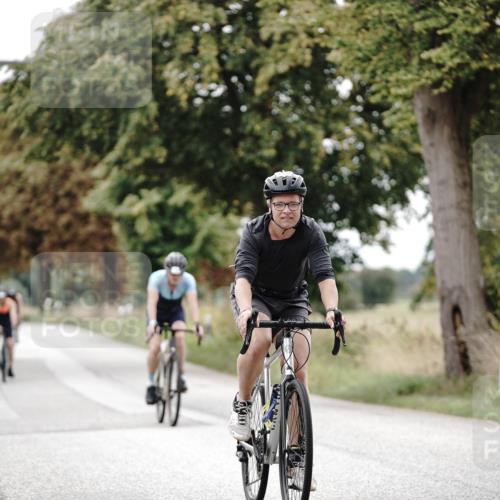 30.08.2026 - Elbe Triathlon Hamburg Michael Burmester http://msf.ph/oto/10074697 30.08.2026 10:51:46 Radfahren 901, 1022, 1094, 1103, 1108, 1171, 1354 meine-sportfotos.de