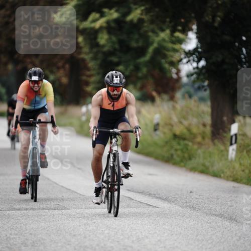 30.08.2026 - Elbe Triathlon Hamburg Michael Burmester http://msf.ph/oto/10074711 30.08.2026 10:51:56 Radfahren 901, 912, 1033, 1101, 1104, 1216, 1264, 1302 meine-sportfotos.de