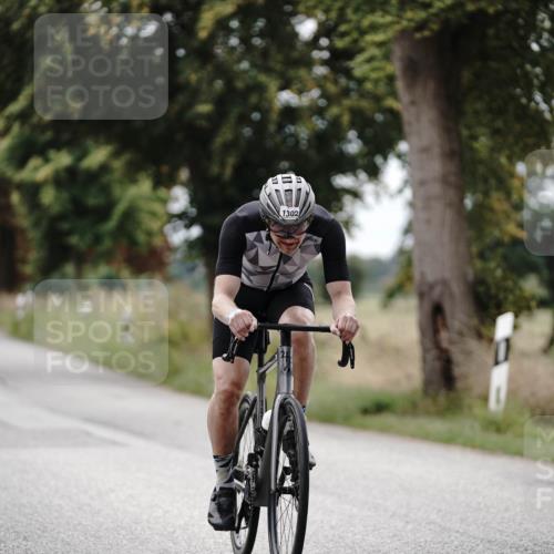 30.08.2026 - Elbe Triathlon Hamburg Michael Burmester http://msf.ph/oto/10074723 30.08.2026 10:52:02 Radfahren 912, 1074, 1216, 1302 meine-sportfotos.de