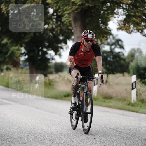 30.08.2026 - Elbe Triathlon Hamburg Michael Burmester http://msf.ph/oto/10074765 30.08.2026 10:52:28 Radfahren 1068, 1110, 1268, 1300 meine-sportfotos.de