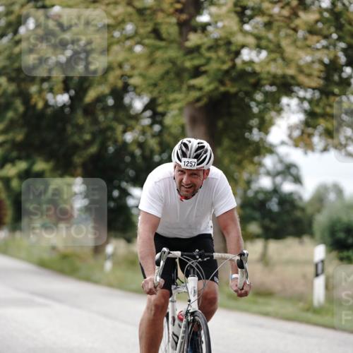 30.08.2026 - Elbe Triathlon Hamburg Michael Burmester http://msf.ph/oto/10074778 30.08.2026 10:52:44 Radfahren 1253, 1257 meine-sportfotos.de