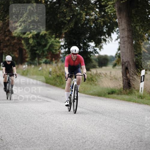 30.08.2026 - Elbe Triathlon Hamburg Michael Burmester http://msf.ph/oto/10074792 30.08.2026 10:53:04 Radfahren 813, 921, 1115 meine-sportfotos.de