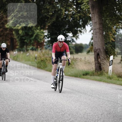 30.08.2026 - Elbe Triathlon Hamburg Michael Burmester http://msf.ph/oto/10074793 30.08.2026 10:53:04 Radfahren 813, 921, 1115 meine-sportfotos.de