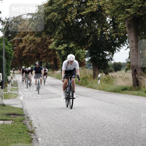 30.08.2026 - Elbe Triathlon Hamburg Michael Burmester http://msf.ph/oto/10074821 30.08.2026 10:53:22 Radfahren 893, 962, 998, 1073, 1210, 1306, 1442 meine-sportfotos.de
