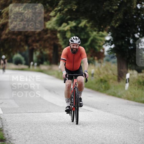 30.08.2026 - Elbe Triathlon Hamburg Michael Burmester http://msf.ph/oto/10074870 30.08.2026 10:54:14 Radfahren 1239, 1296 meine-sportfotos.de
