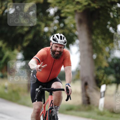 30.08.2026 - Elbe Triathlon Hamburg Michael Burmester http://msf.ph/oto/10074874 30.08.2026 10:54:15 Radfahren 1239, 1324 meine-sportfotos.de