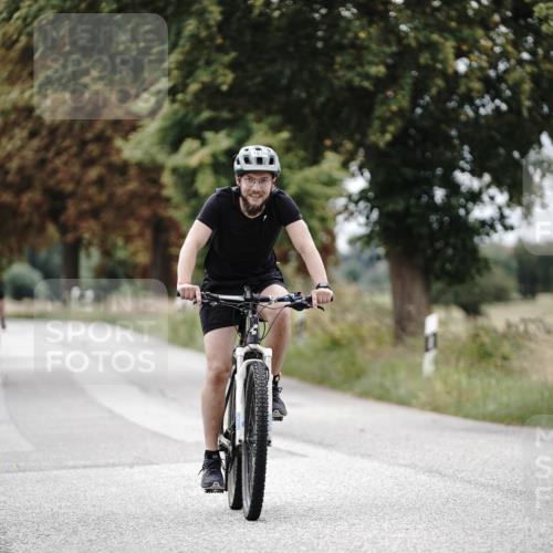 30.08.2026 - Elbe Triathlon Hamburg Michael Burmester http://msf.ph/oto/10074926 30.08.2026 10:55:16 Radfahren 978, 1016, 1166, 1219, 1288 meine-sportfotos.de