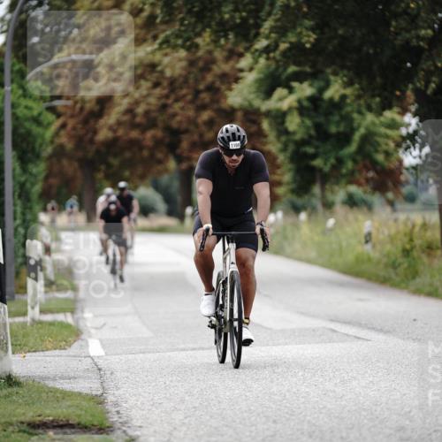 30.08.2026 - Elbe Triathlon Hamburg Michael Burmester http://msf.ph/oto/10074934 30.08.2026 10:55:23 Radfahren 1018, 1166, 1270, 1274, 1288 meine-sportfotos.de