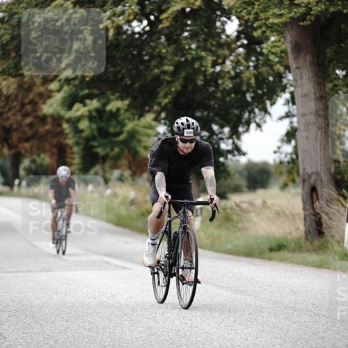 30.08.2026 - Elbe Triathlon Hamburg Michael Burmester http://msf.ph/oto/10074956 30.08.2026 10:55:44 Radfahren 975, 1086, 1224, 1422, 1441 meine-sportfotos.de